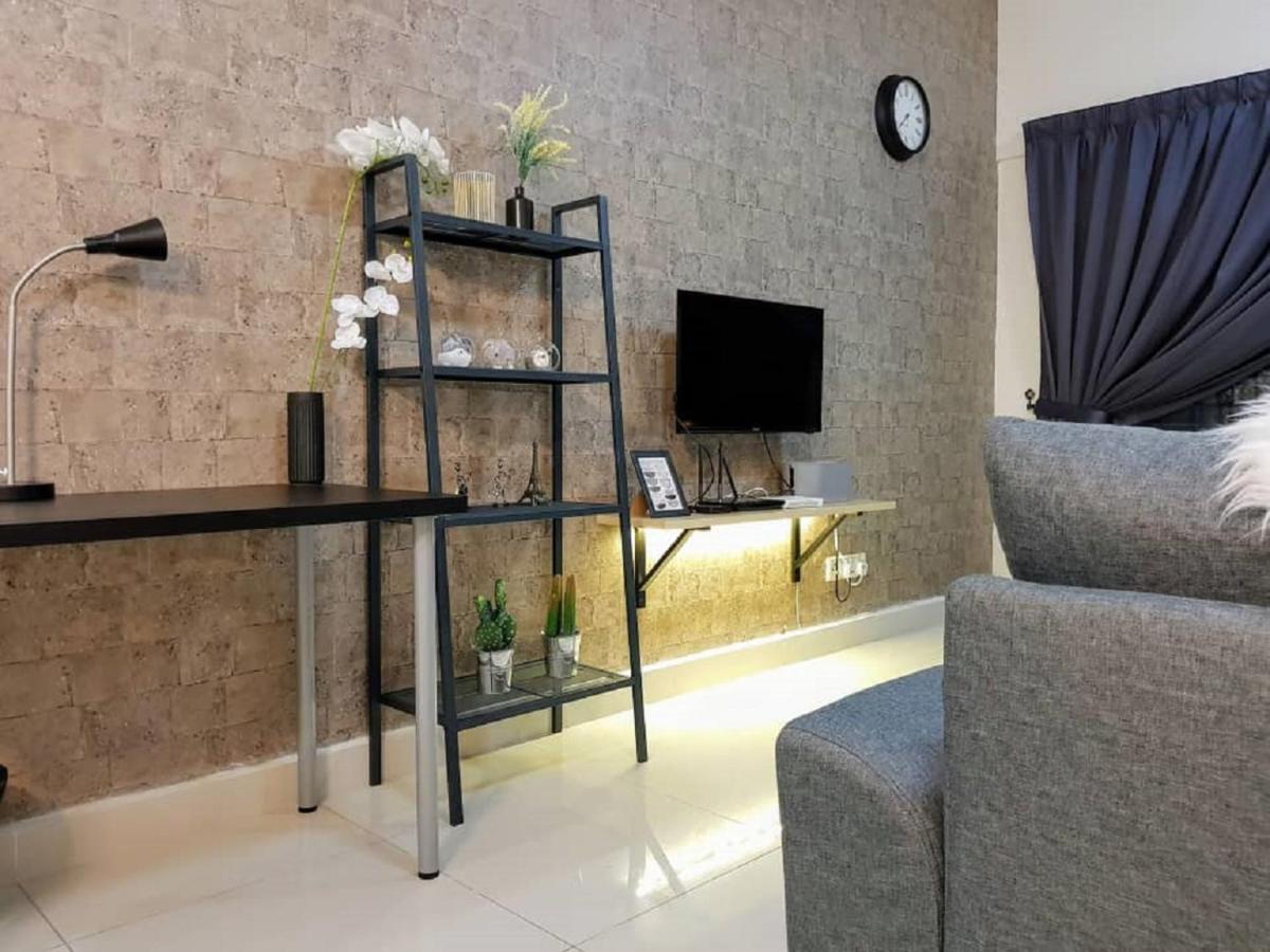 B&B Puchong Batu Dua Belas - Puchong 8-12 pax 5min LRT Cozy Apartment IOI Mall - Bed and Breakfast Puchong Batu Dua Belas