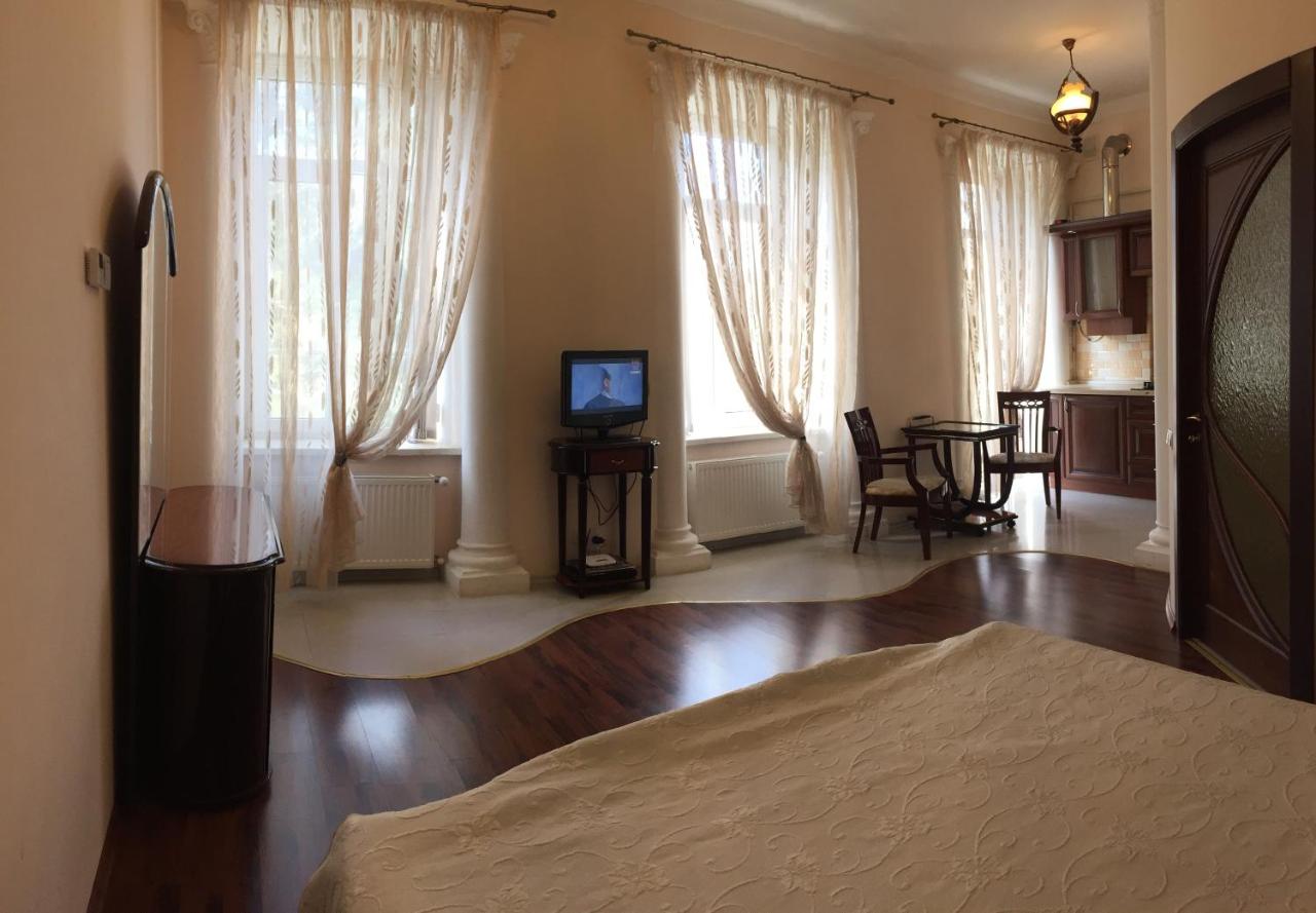 Студия на Дерибасовской - Chambres d’hôtes Odessa