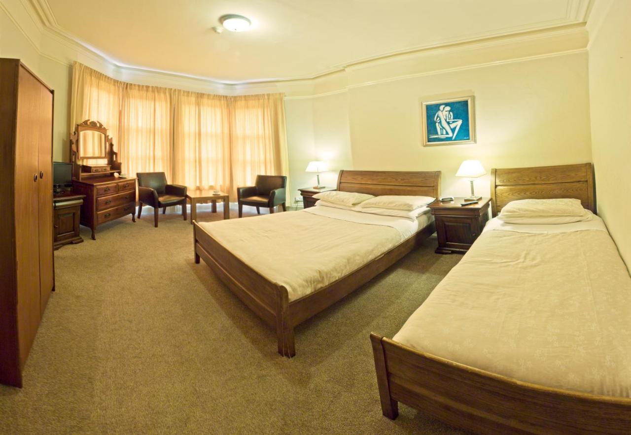 Chambre Familiale avec Salle de Bains
