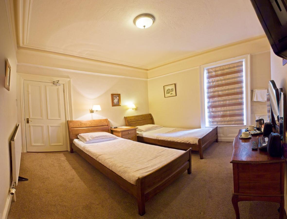 Twin Room with Shared Bathroom