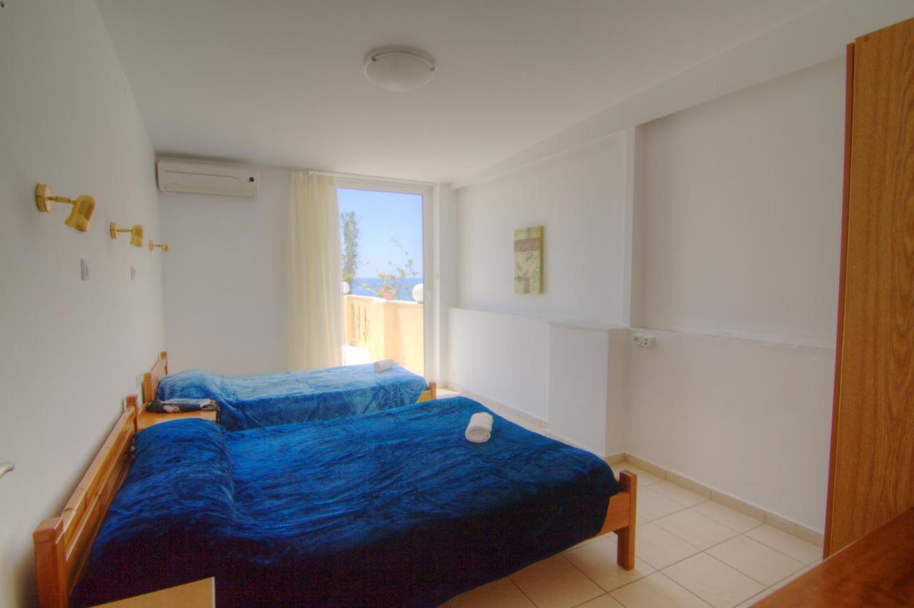 Superior Two-Bedroom Apartment with Sea View and Jacuzzi