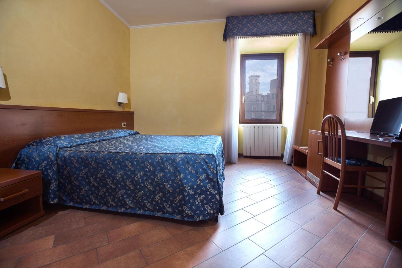 B&B Monterotondo - Albergo Dei Leoni - Bed and Breakfast Monterotondo