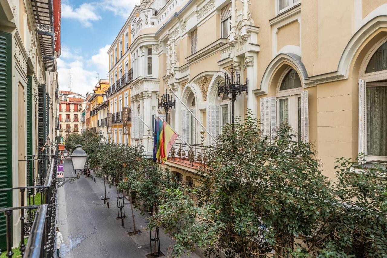 Waou GRAN VIA es MIA - Corta Duración - B&B Madrid