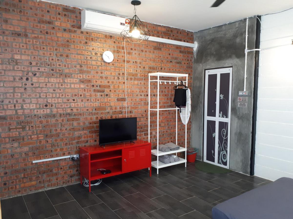 Chambre Triple - Vue sur la Piscine