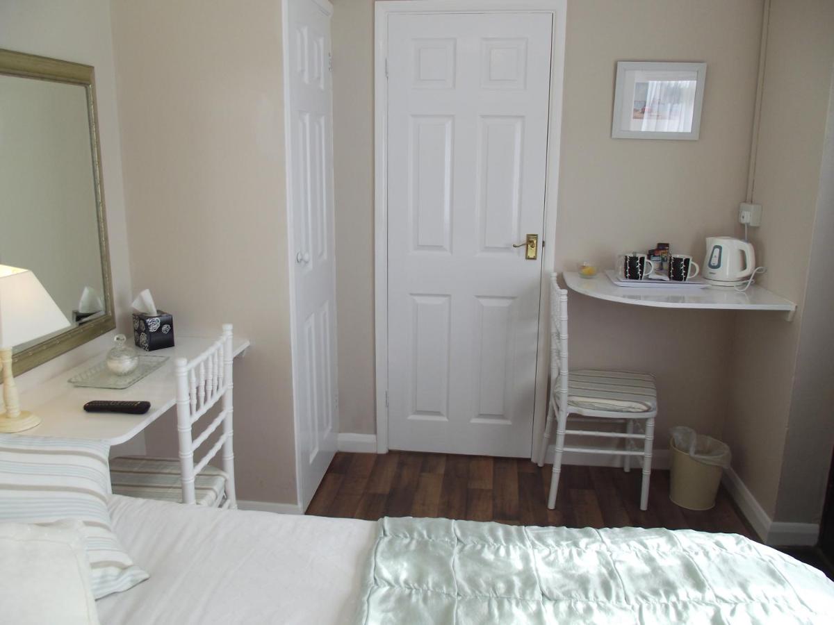 Single Room (dogs welcome)