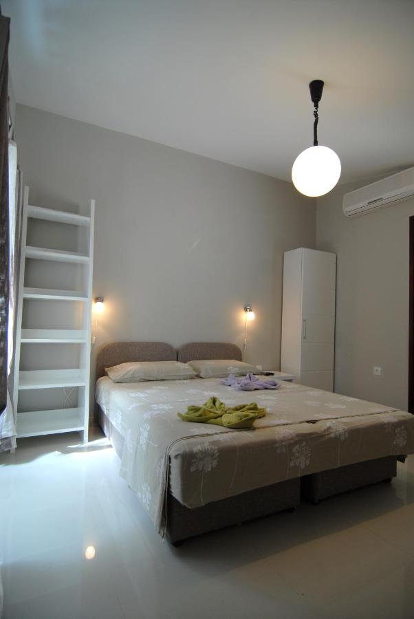 Comfort Studio with Twin Bed and Terrace