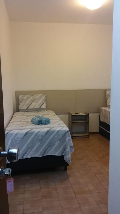 Standard Twin Room with Private Bathroom and Air Conditioning
