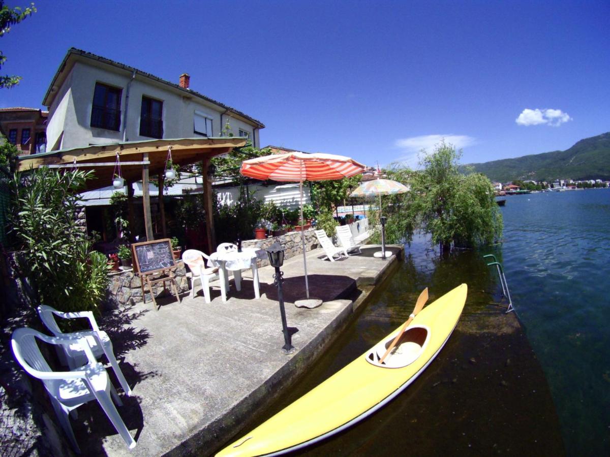'By the Lake' Apartments - Chambres d’hôtes