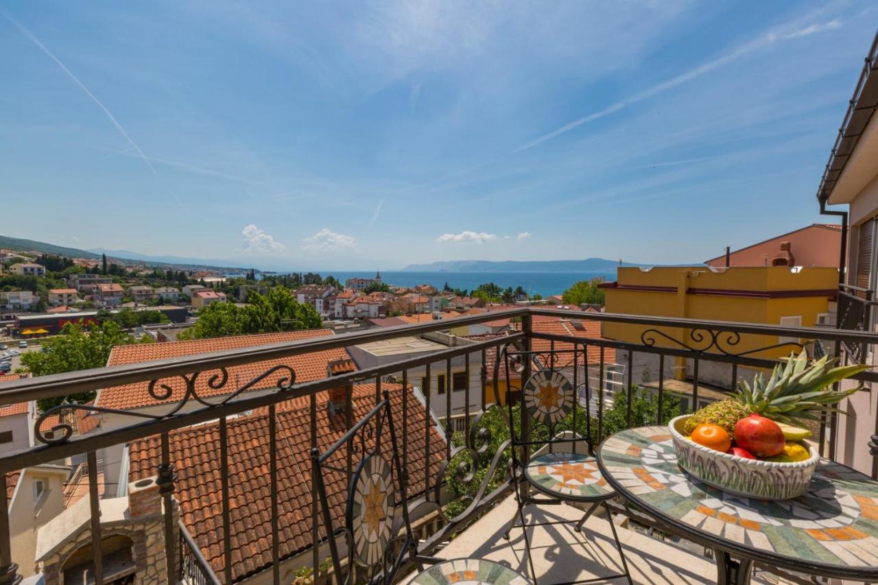 Apartment with Sea View and Balcony