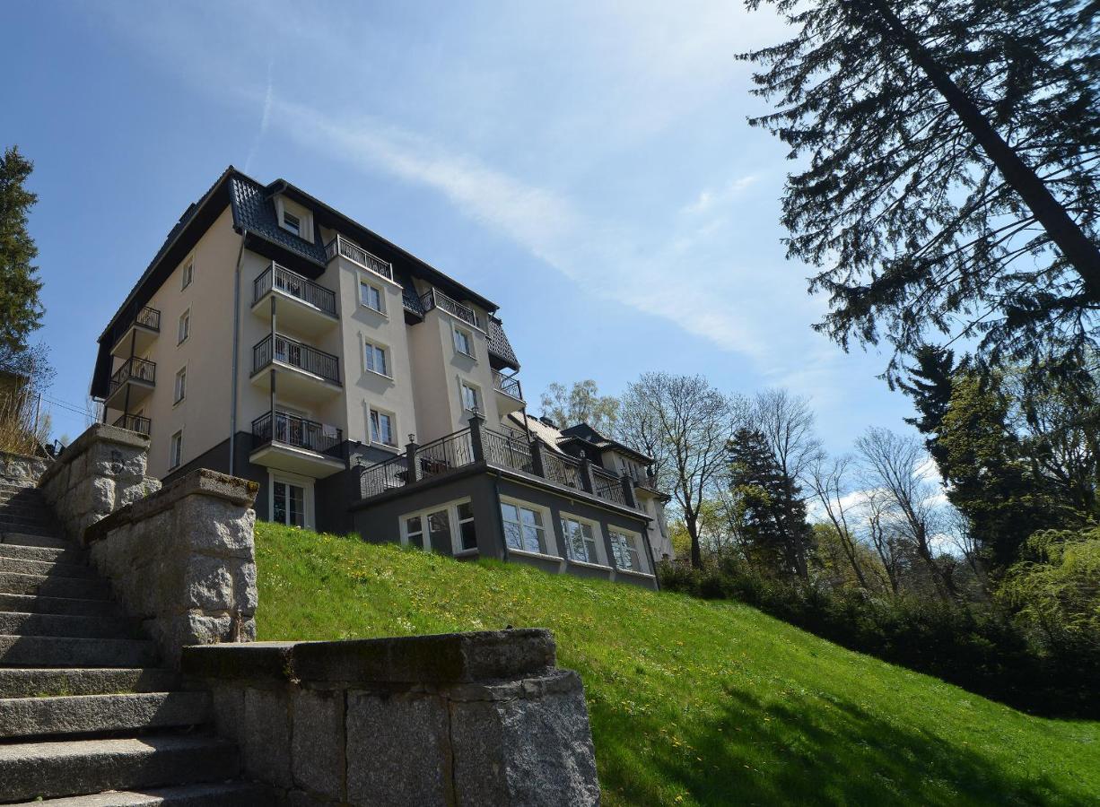 Kolorowy Apartament Sun Seasons 24 w Szklarskiej Porębie by Noclegi Renters - Chambres d'hôtes Szklarska Poręba