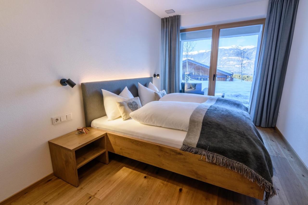Apartment with Mountain View