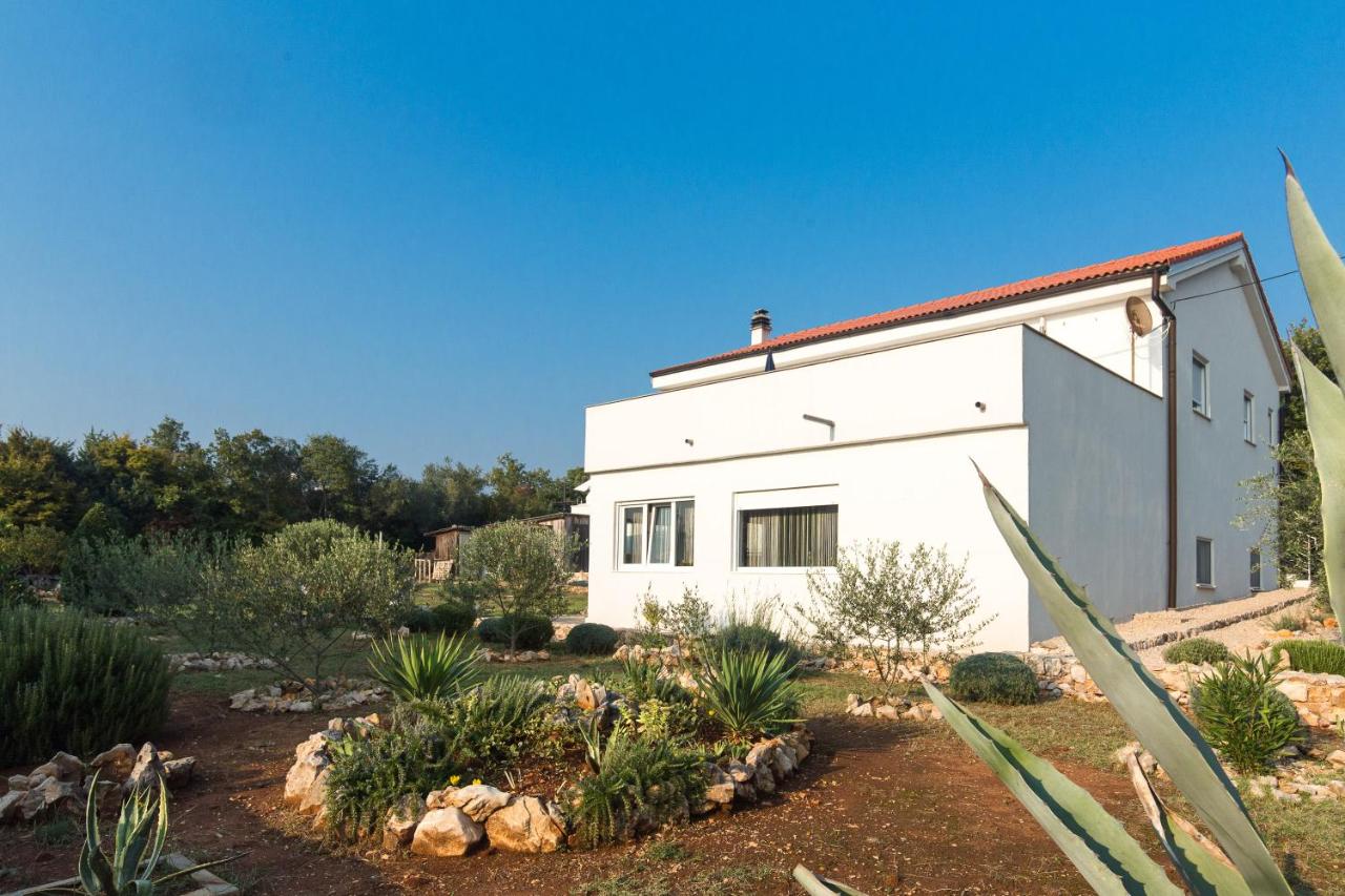 Apartment Dajana - B&B Pinezići