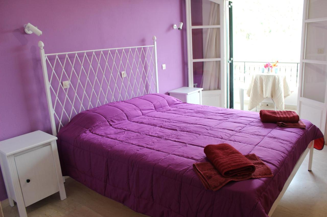 Studio (2 Adults)