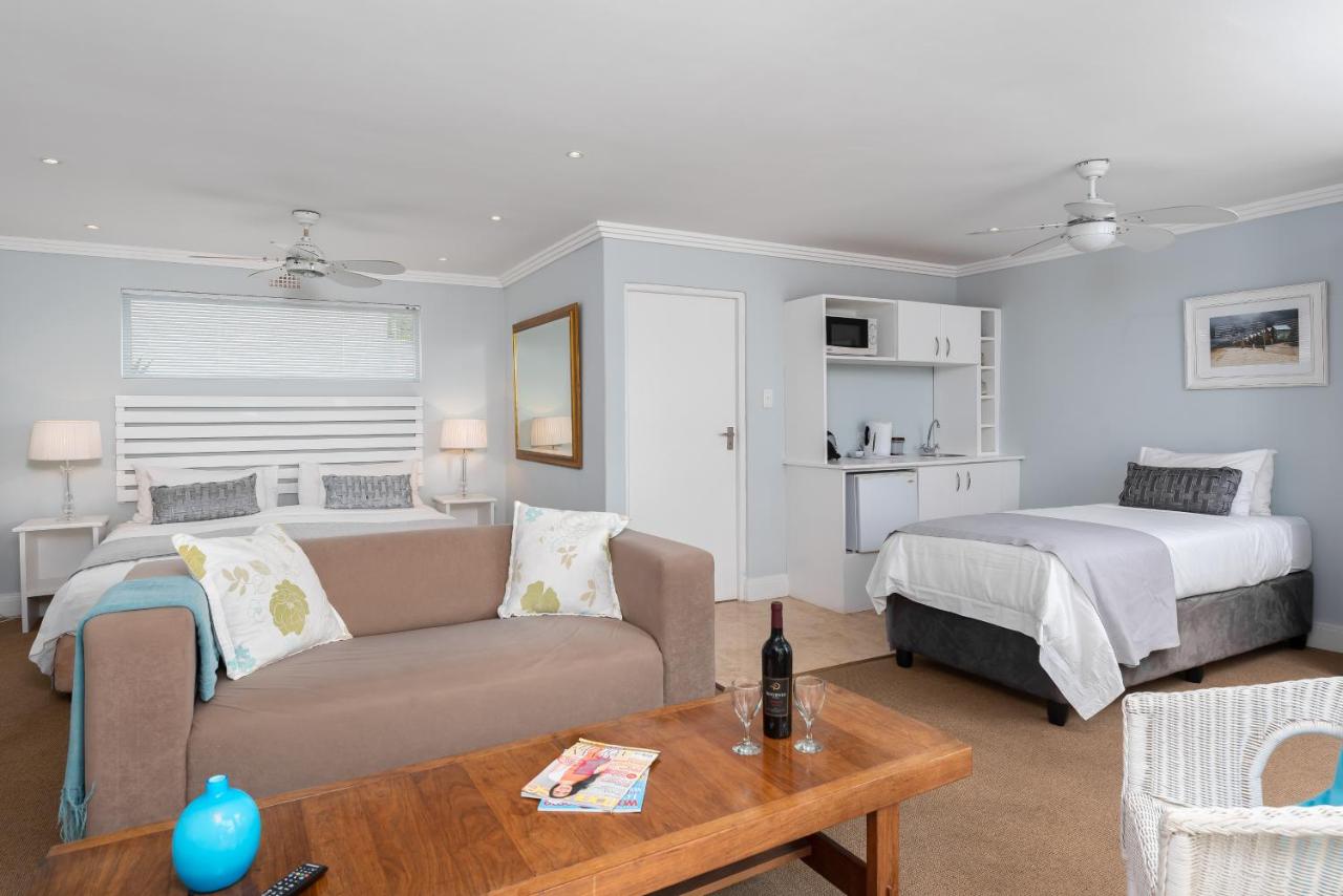 Chambre Double avec Kitchenette et Vue sur la Piscine