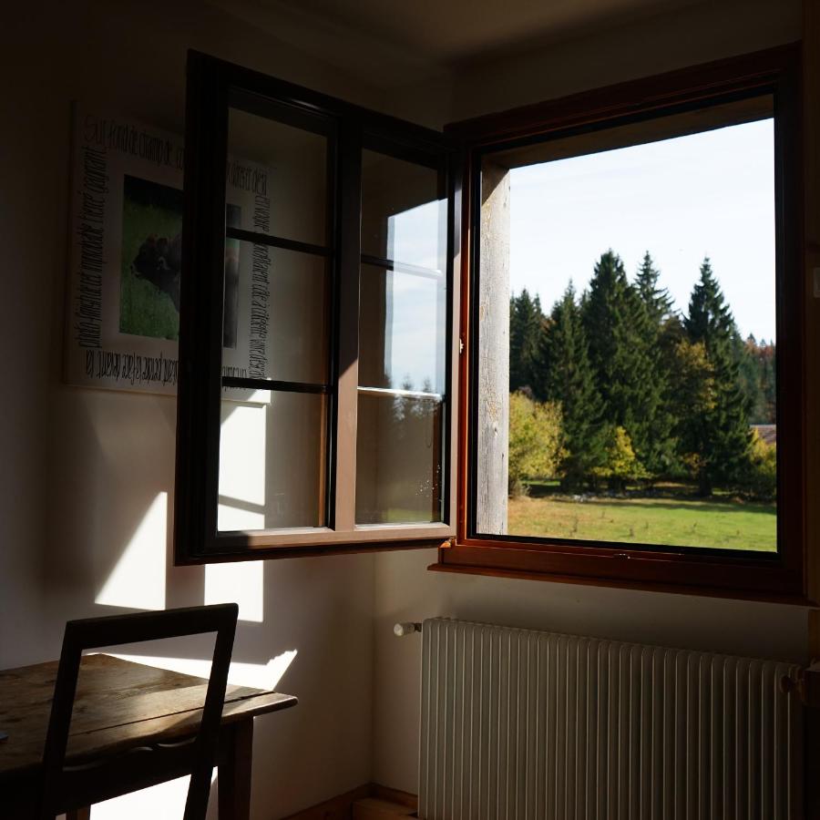 Chambre Triple avec Salle de Bains Privée et Toilettes