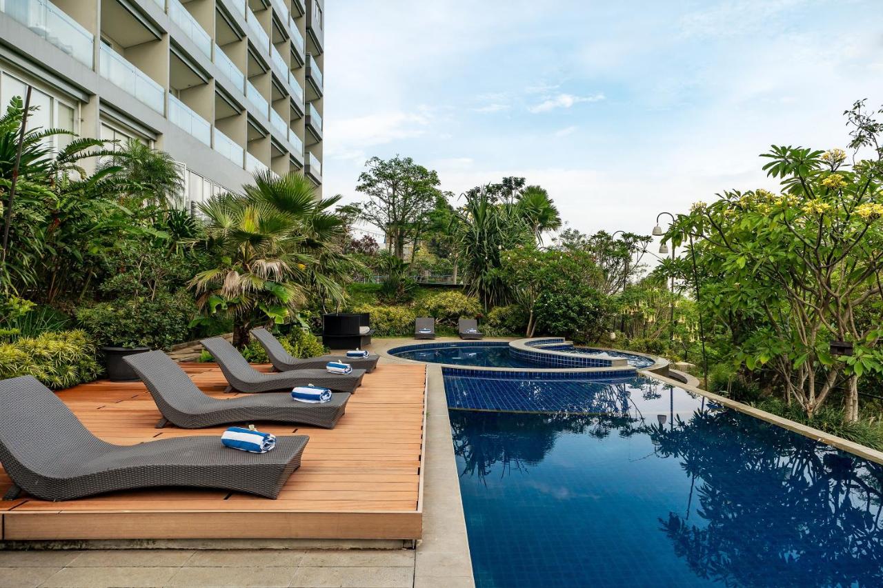Clove Garden Hotel & Residence Infinity Pool Clove Garden Hotel & Residence Infinity Pool