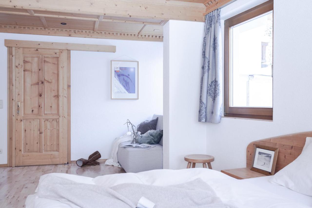 Appartamento con 4 Camere da Letto, Balcone e Vista Montagne