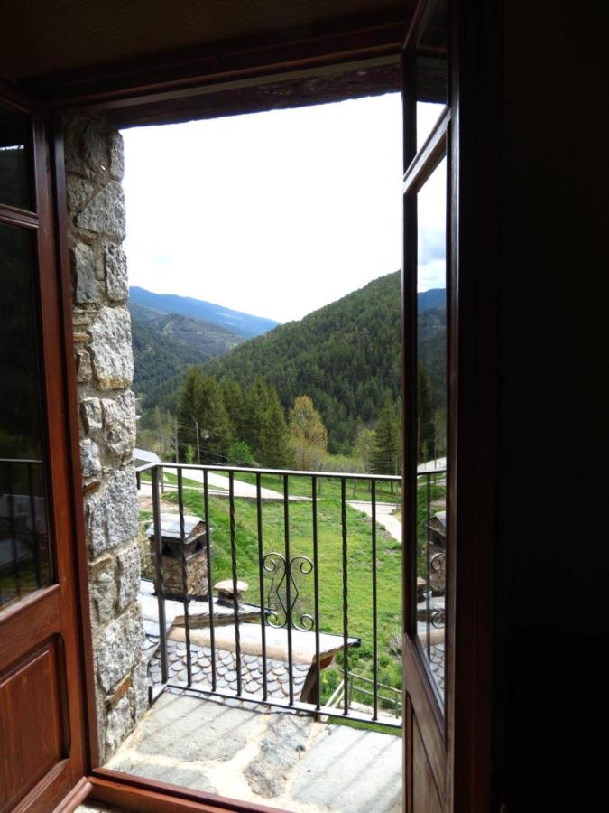 Dreibettzimmer mit Bergblick