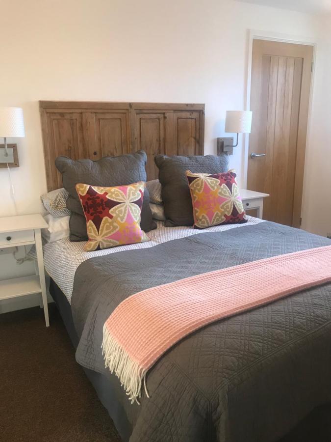 B&B Oakham - The Gallery Two Bedroom Apartment - Bed and Breakfast Oakham