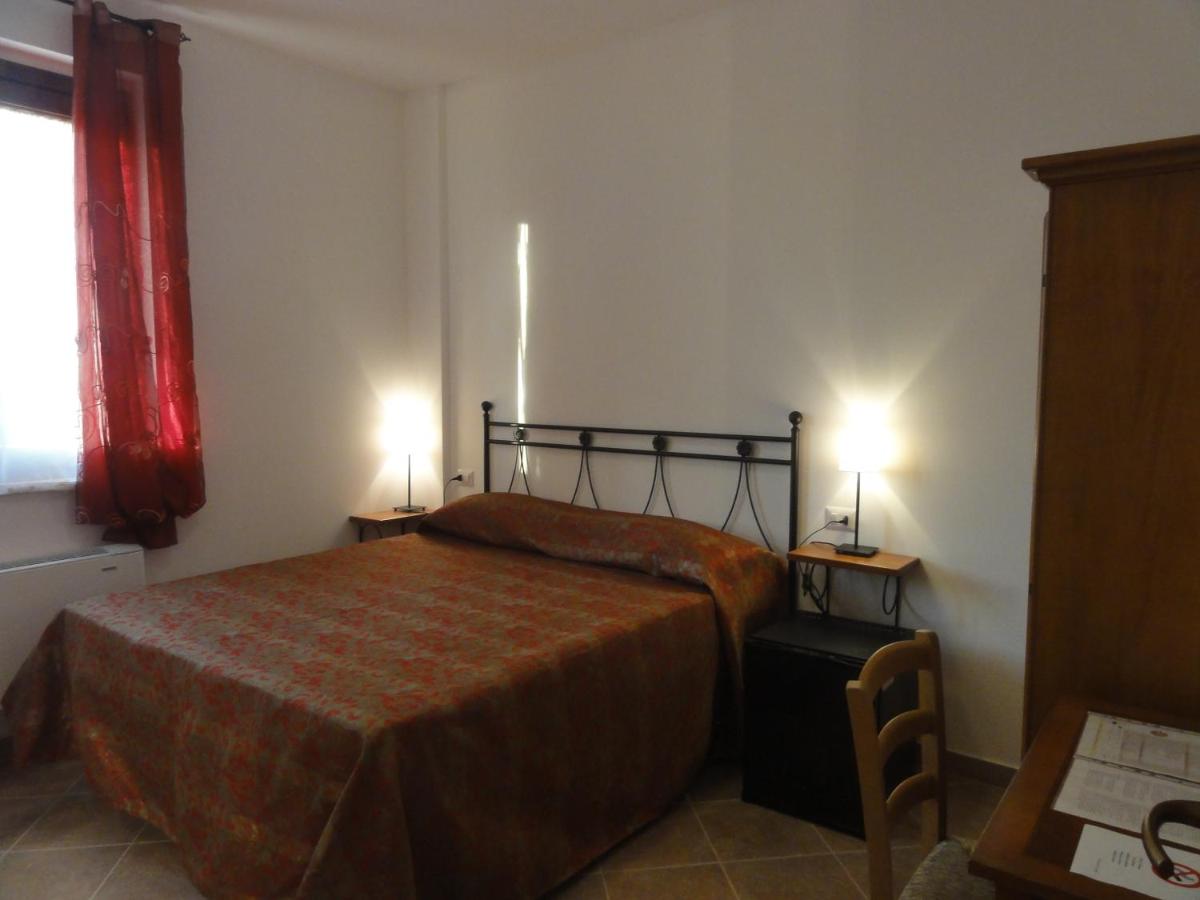 Doppel- oder Zweibettzimmer