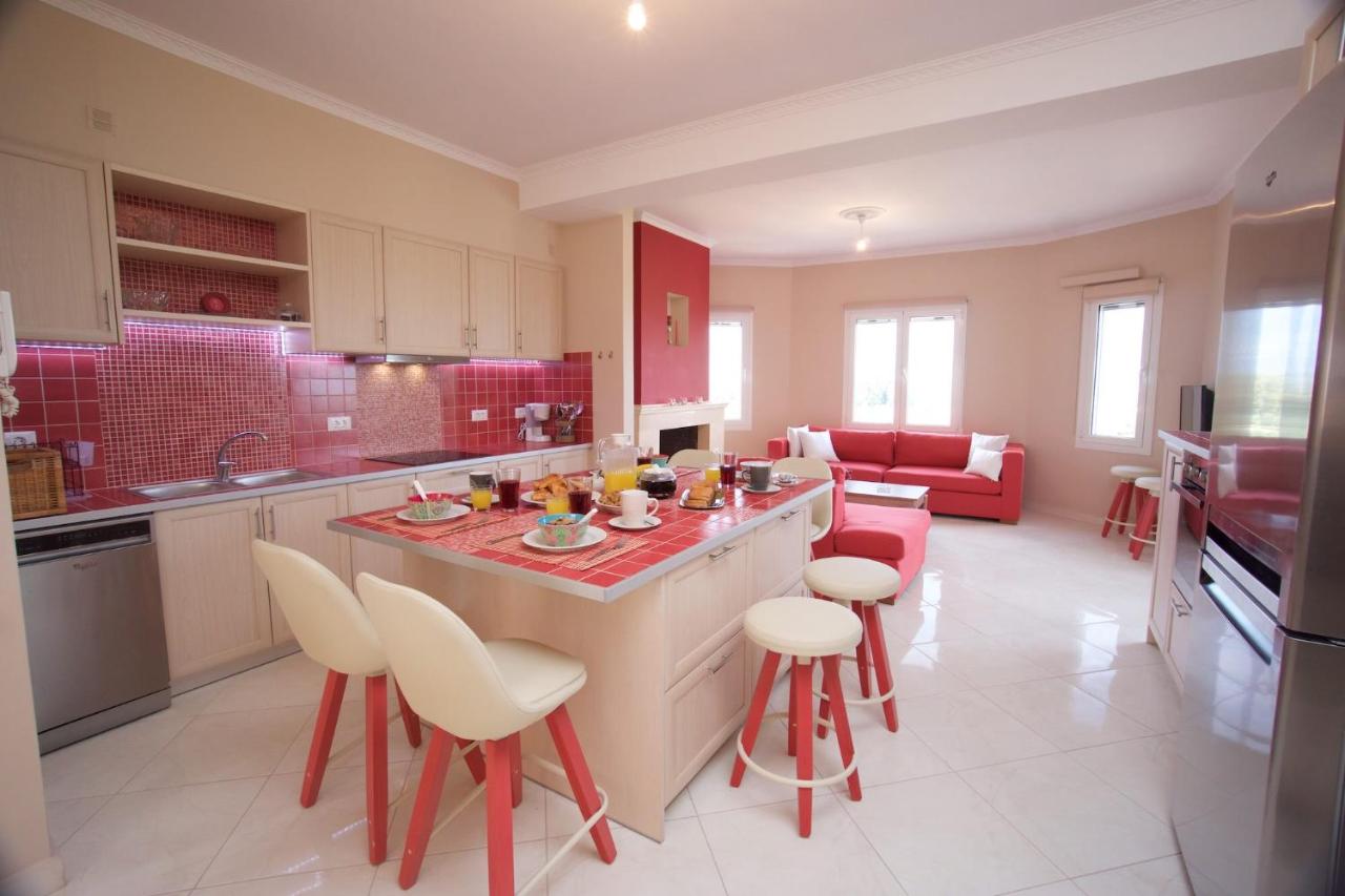 Kazarma Luxury Apartment at Klismata village 8 guests - B&B Spartiá
