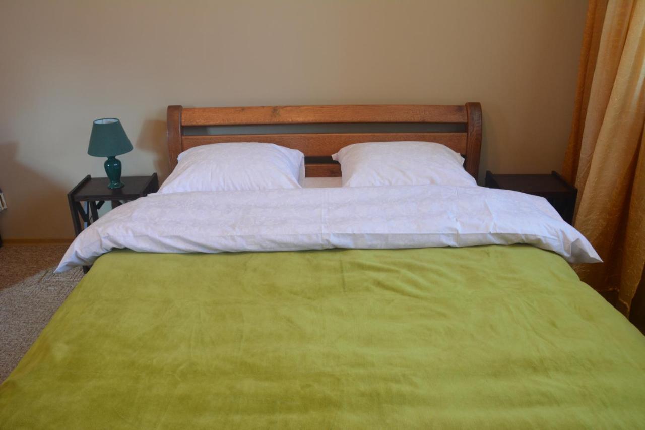 Basic Triple Room with Shared Bathroom
