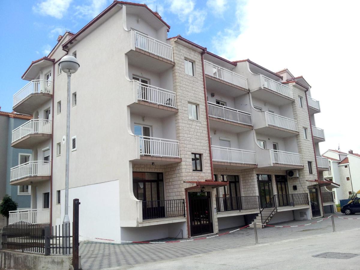 Holiday Apartments & Rooms - Ferienwohnung Split