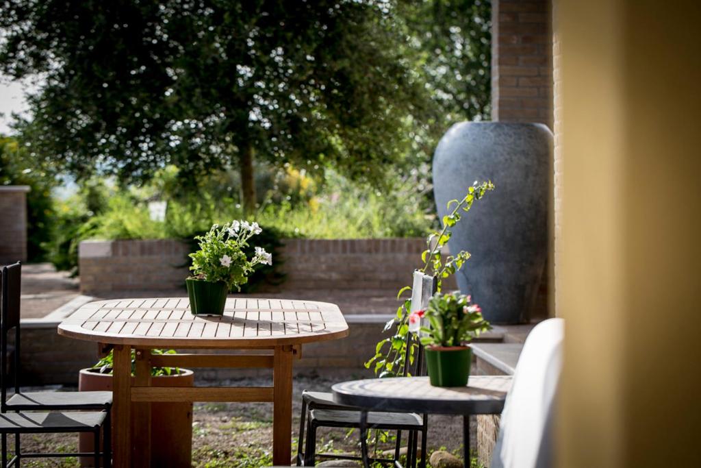 Apartment with Garden View