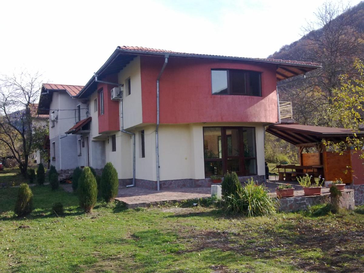 B&B Ribaritsa - Вила Мирела - Bed and Breakfast Ribaritsa