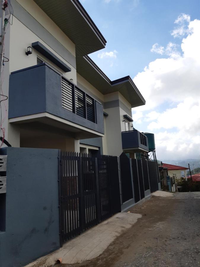 Restful 3BR Hillside Duplex House - B&B