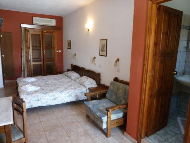 Studio (2 Adults)