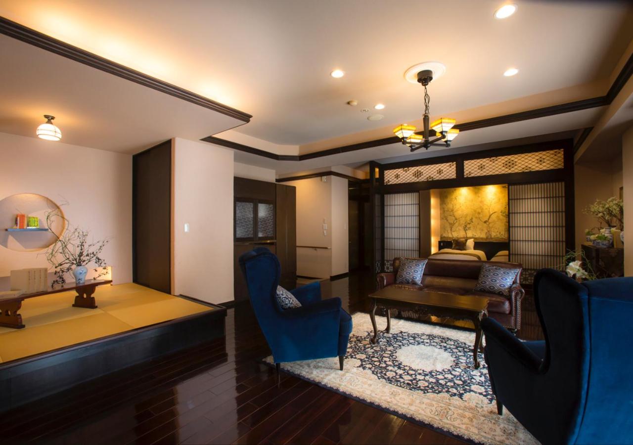 Suite with Mountain View