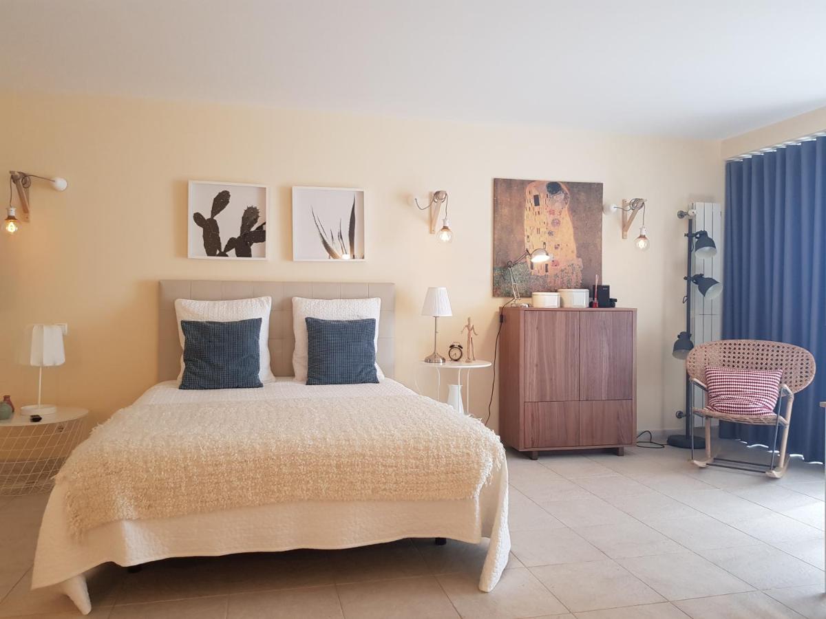 Studio Apartment with Sea View