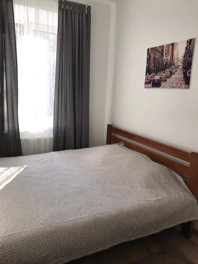 Apartment on Dovzhenko Street 10 - B&B Odesa