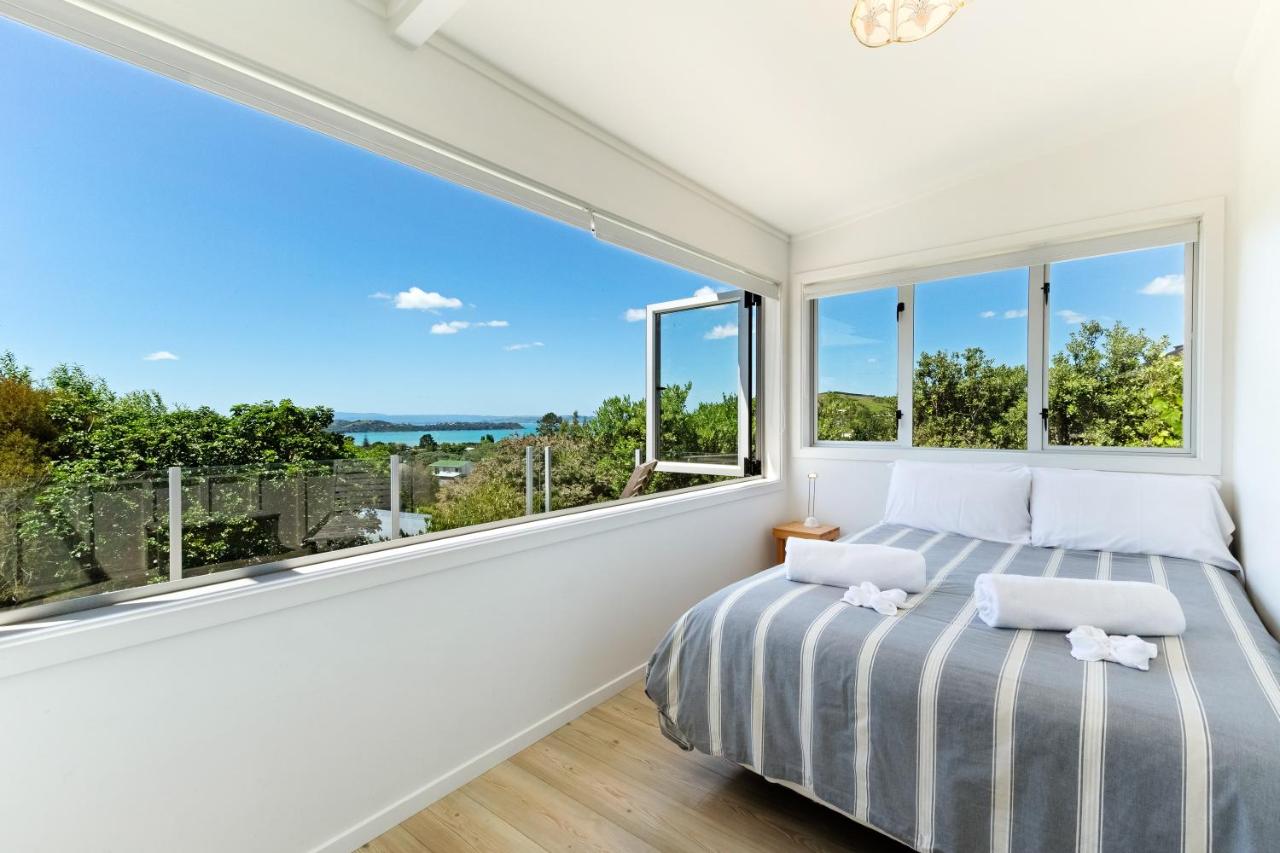 B&B Oneroa - Tiri Cottage - Sea Views in Oneroa by Waiheke Unlimited - Bed and Breakfast Oneroa