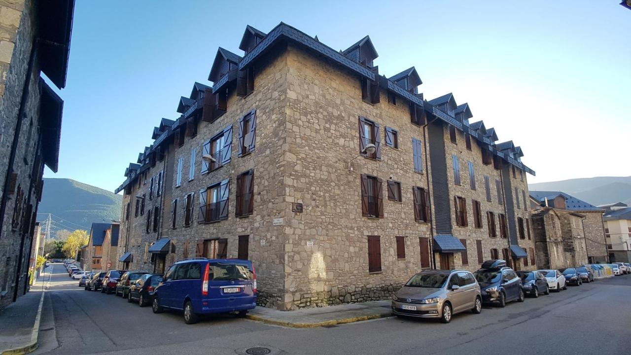 Atico duplex Urb La Viña en Biescas - B&B