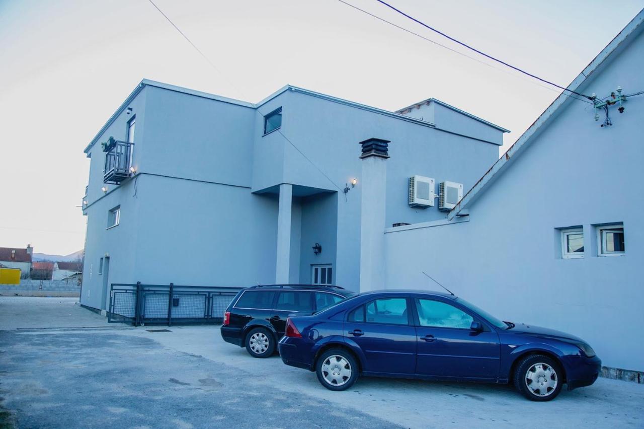Mark's Palace - Ferienwohnung Nikšić