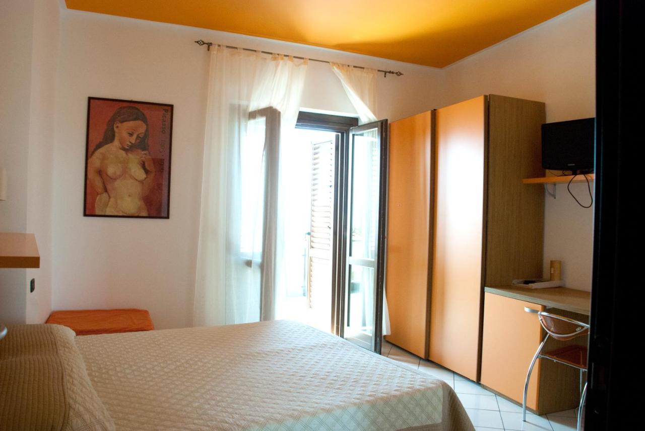 Double Room with Balcony and Sea View