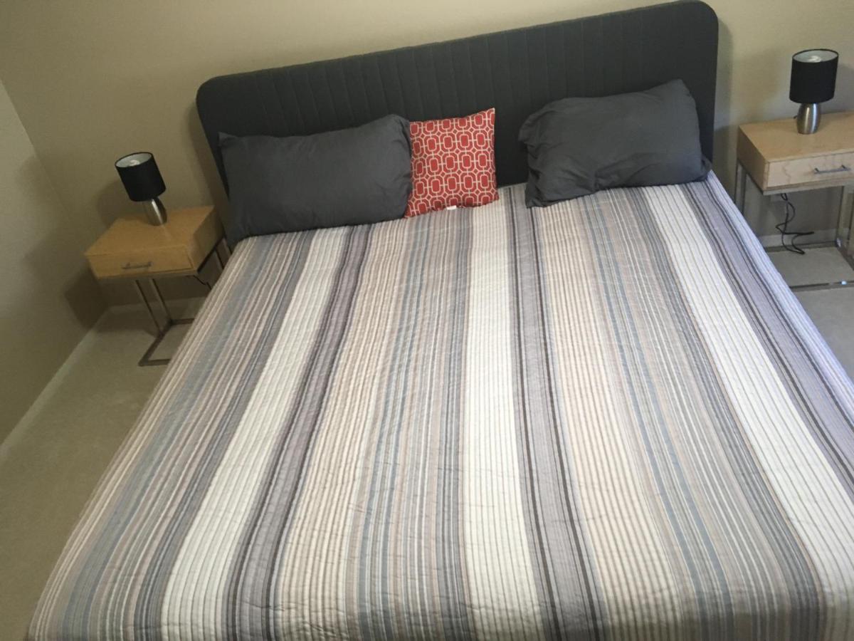 Chambre Lit King-Size - Vue sur Piscine