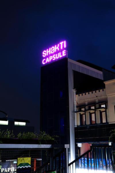 B&B Bandung - Hotel Shakti Capsule - Bed and Breakfast Bandung