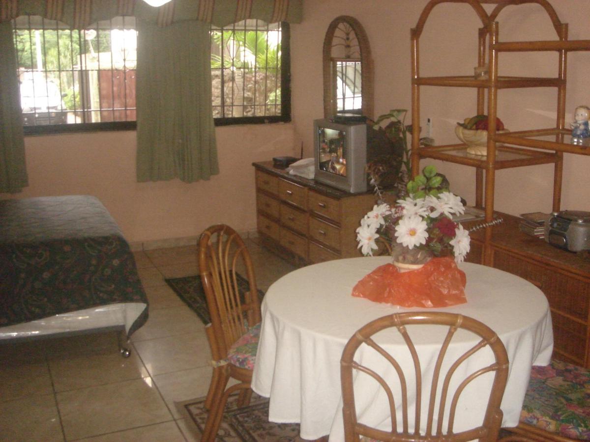 Dre Broeders Apartments Juan Dolio - B&B