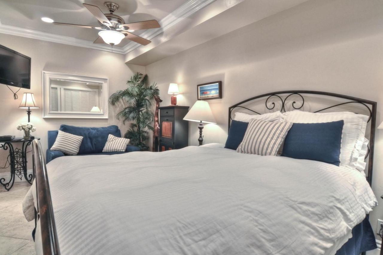 Monterey D - B&B San Clemente