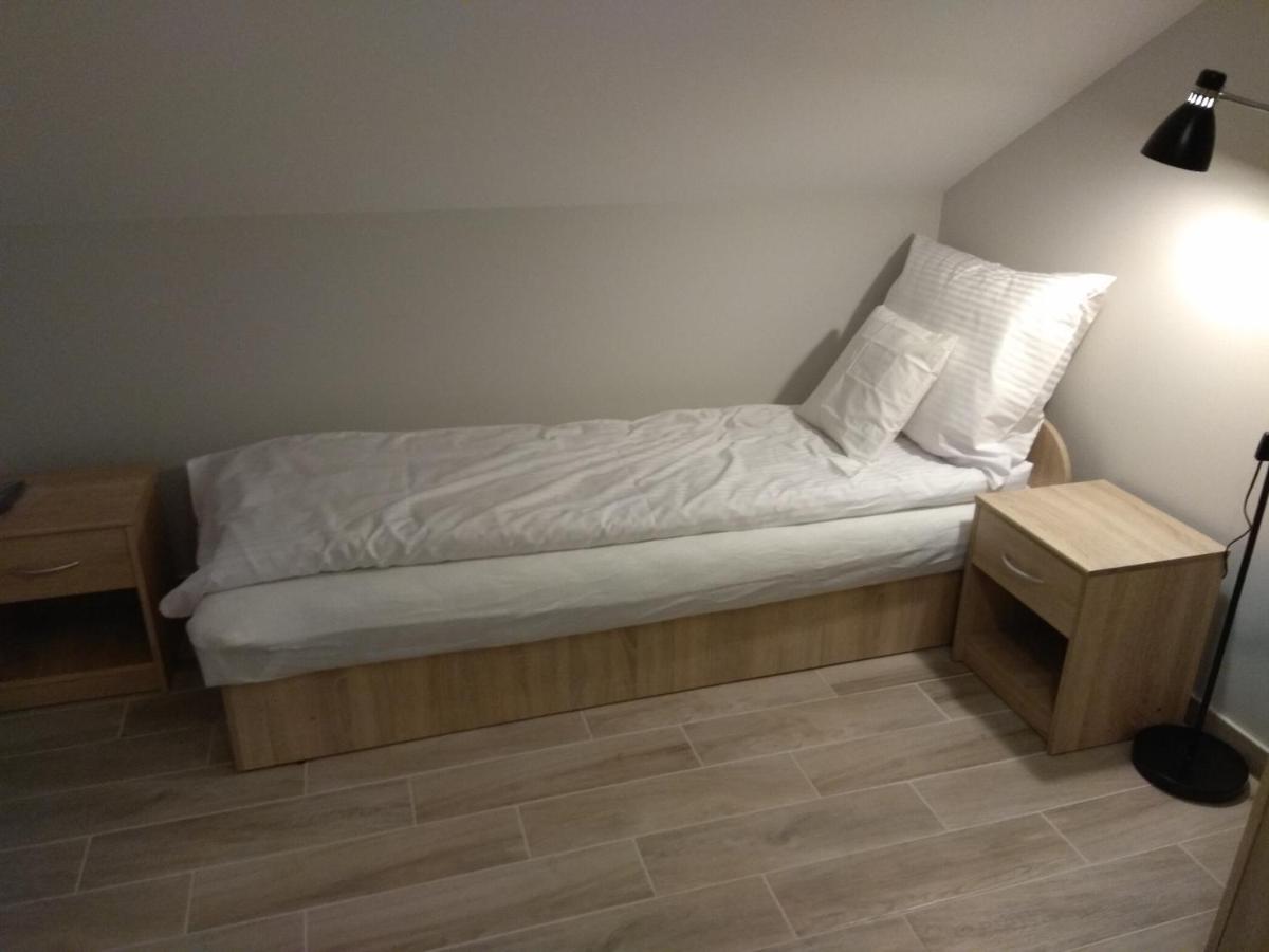 Standard Twin Room with Shared Bathroom