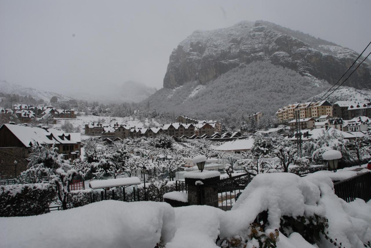 TU APARTAMENTO EN FORMIGAL-PANTICOSA SALLENT-Escarrilla - B&B Escarrilla