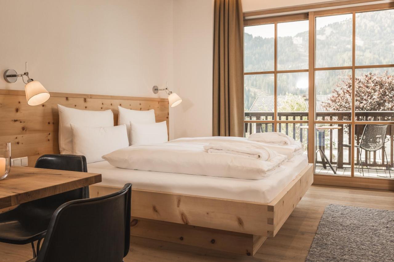 Apartment with Mountain View