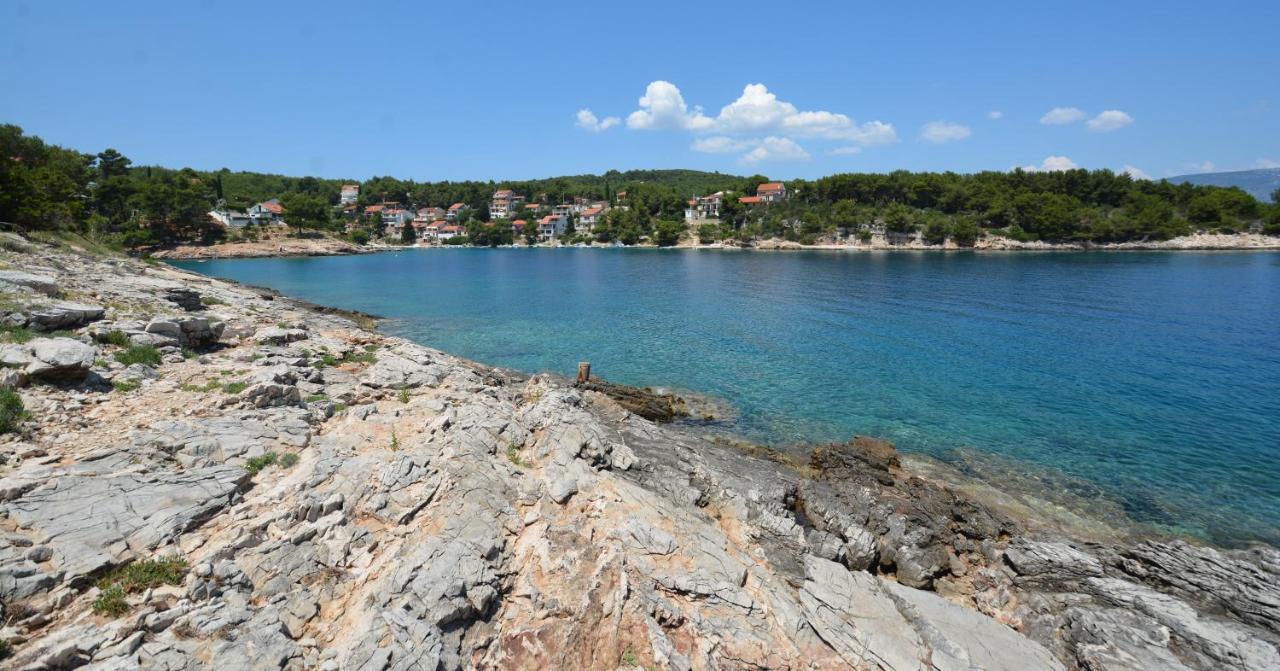 Apartmani Cesarec - Bed and Breakfast Vrboska