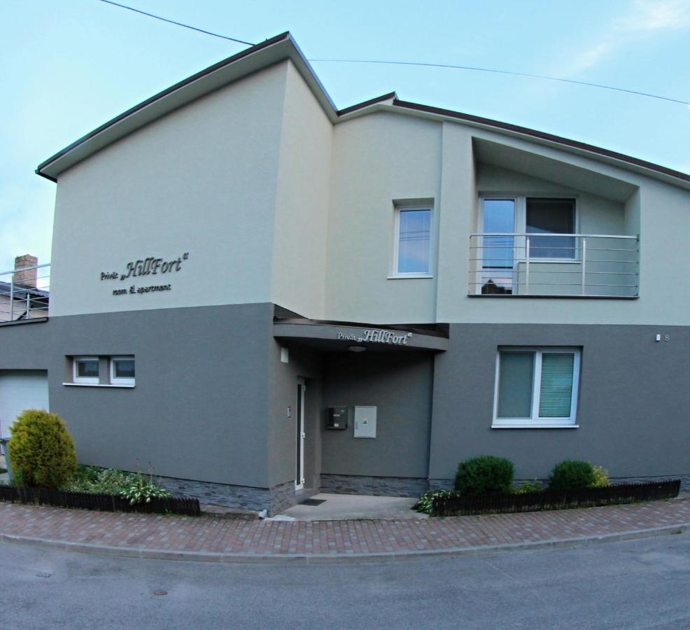 Apartamento de 1 dormitorio con balcón