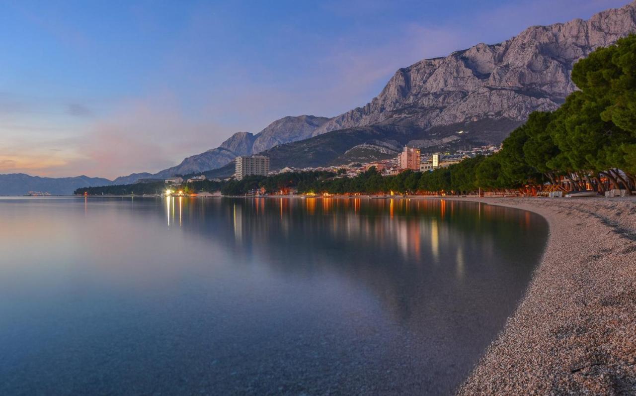 Apartman SARA GALILEO BLIZU PLAZE - Chambres d’hôtes Makarska