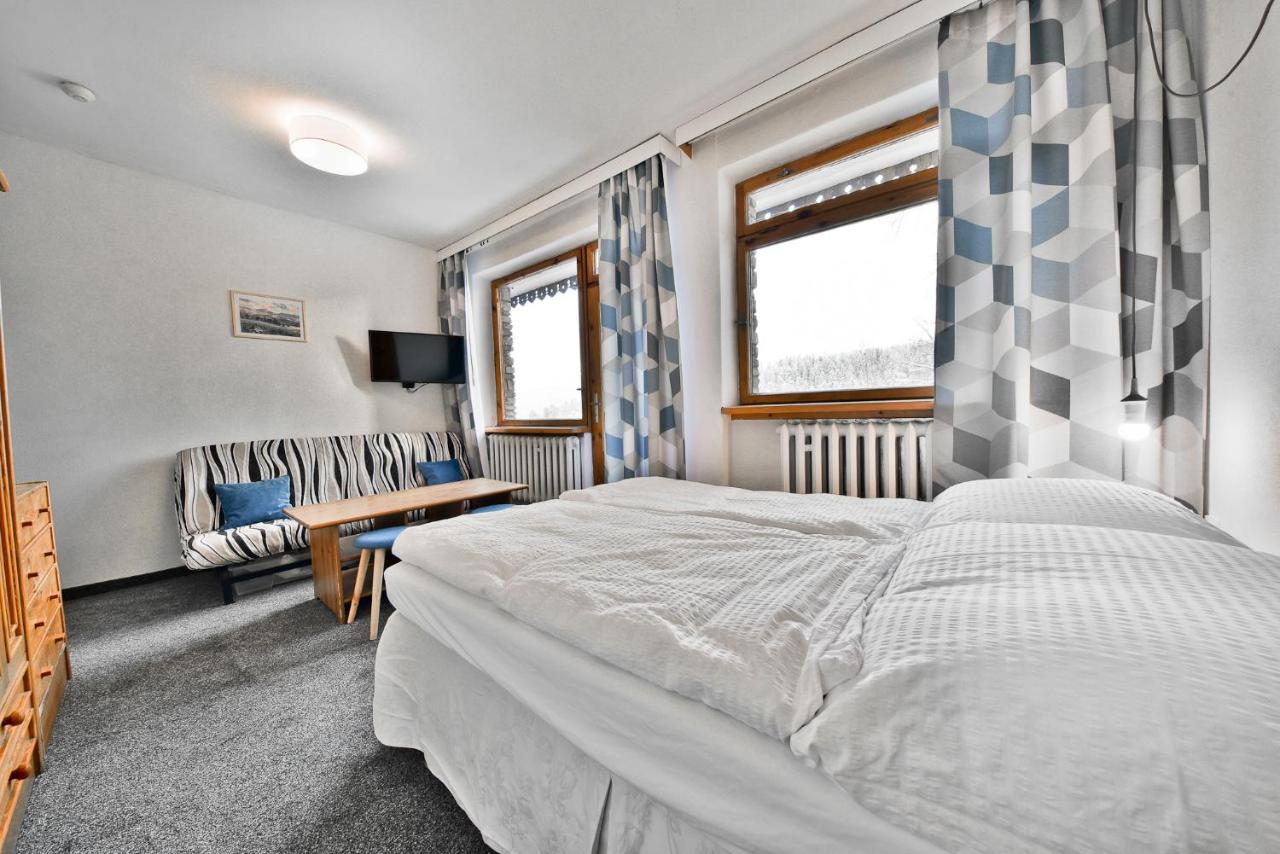 Triple Room with Mountain View