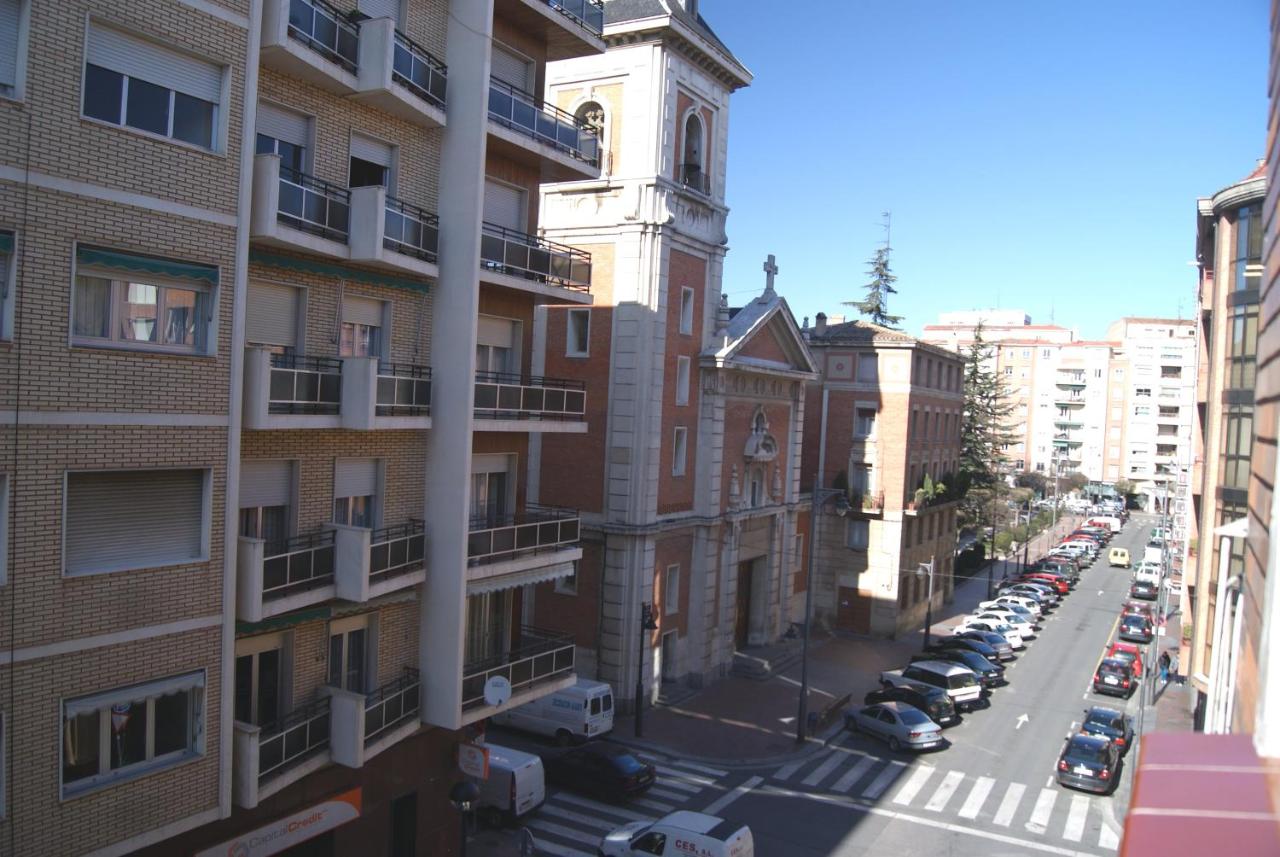 B&B Logroño - Cálfred Junto a Parque Gallarza - Bed and Breakfast Logroño